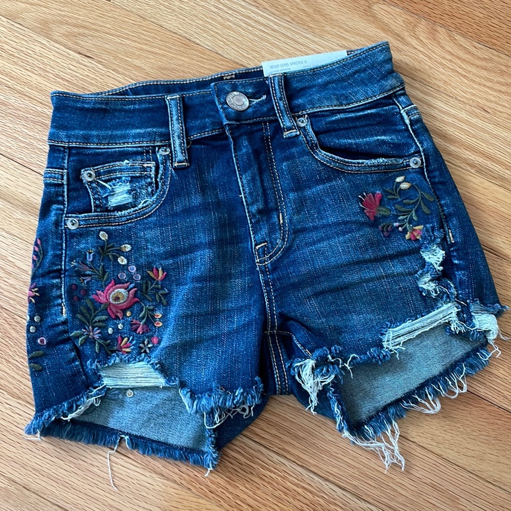 American Eagle - High Rise Shortie
